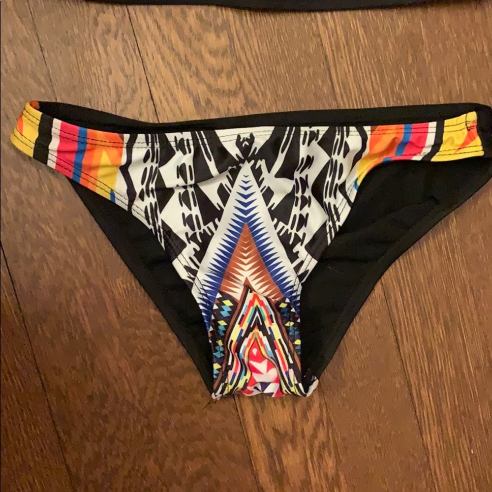 Pattern Bikini - Picture 4 of 4